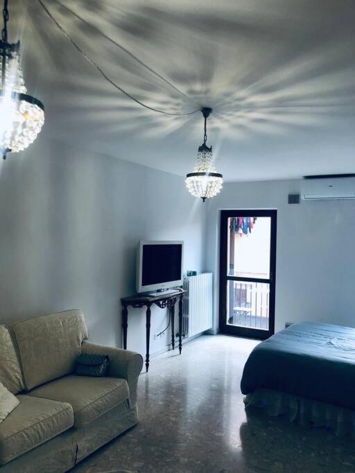 Ferienwohnung San Bernardino Monolocale Con Balcone Verona Exterior foto